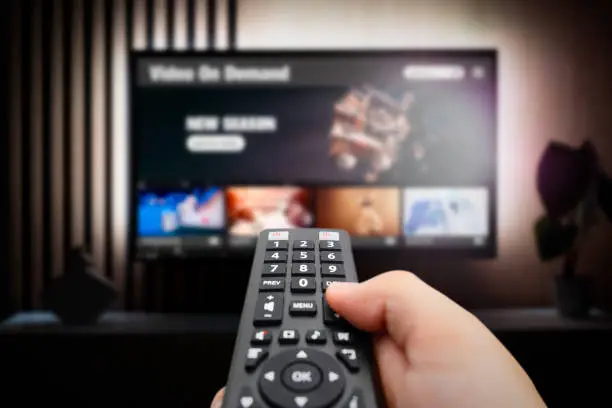 A Comprehensive Guide to Finding the Best Deals on Paid and Free IPTV Services