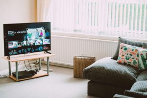 A Comparison Between IPTV and Satellite Broadcasting